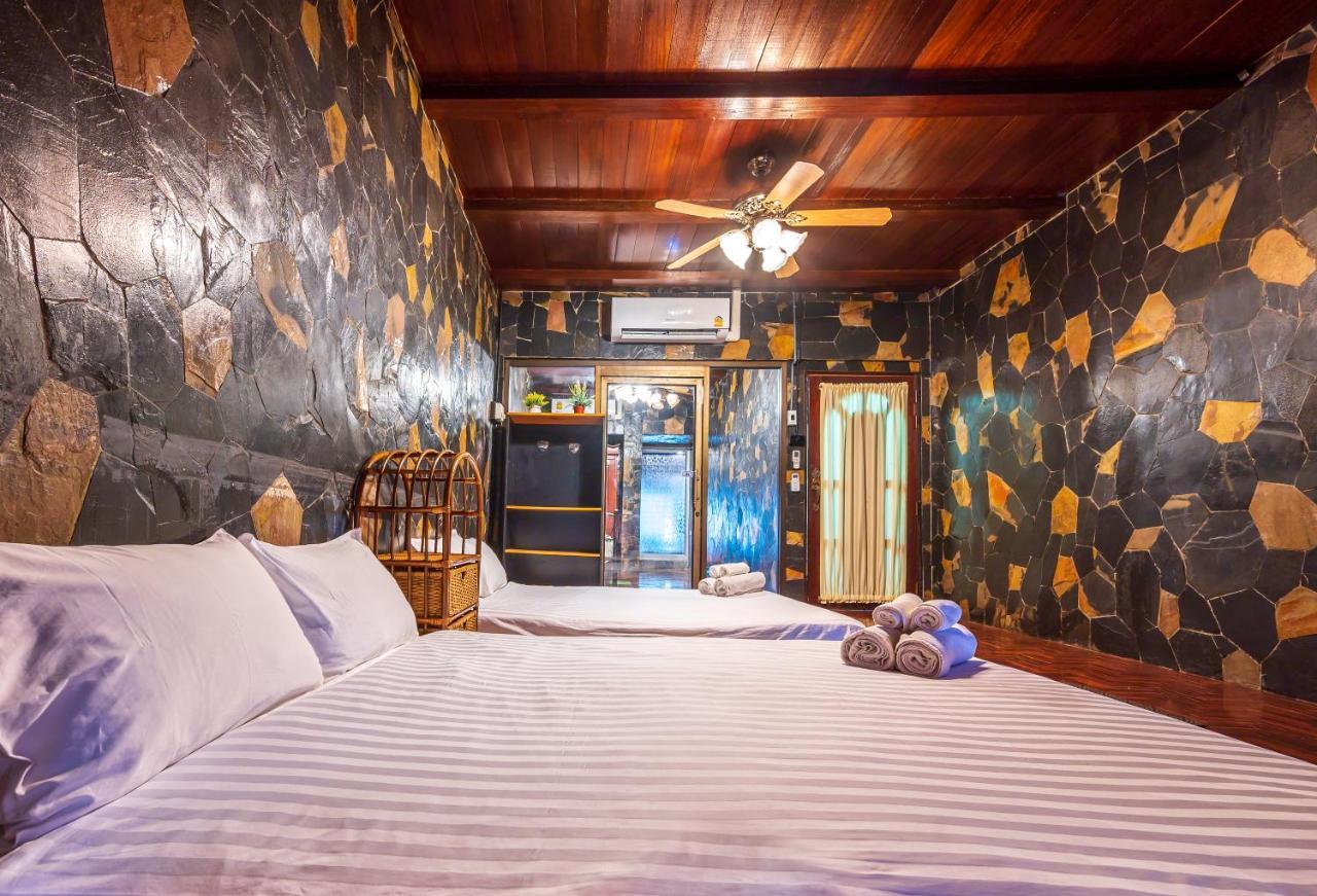 Blue Dream Guesthouse เชียงใหม่ ภายนอก รูปภาพ