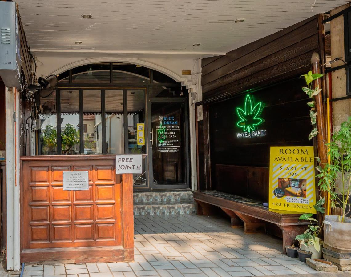Blue Dream Guesthouse เชียงใหม่ ภายนอก รูปภาพ
